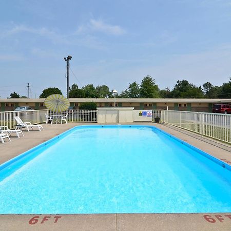 Americas Best Value Inn Iola Kültér fotó