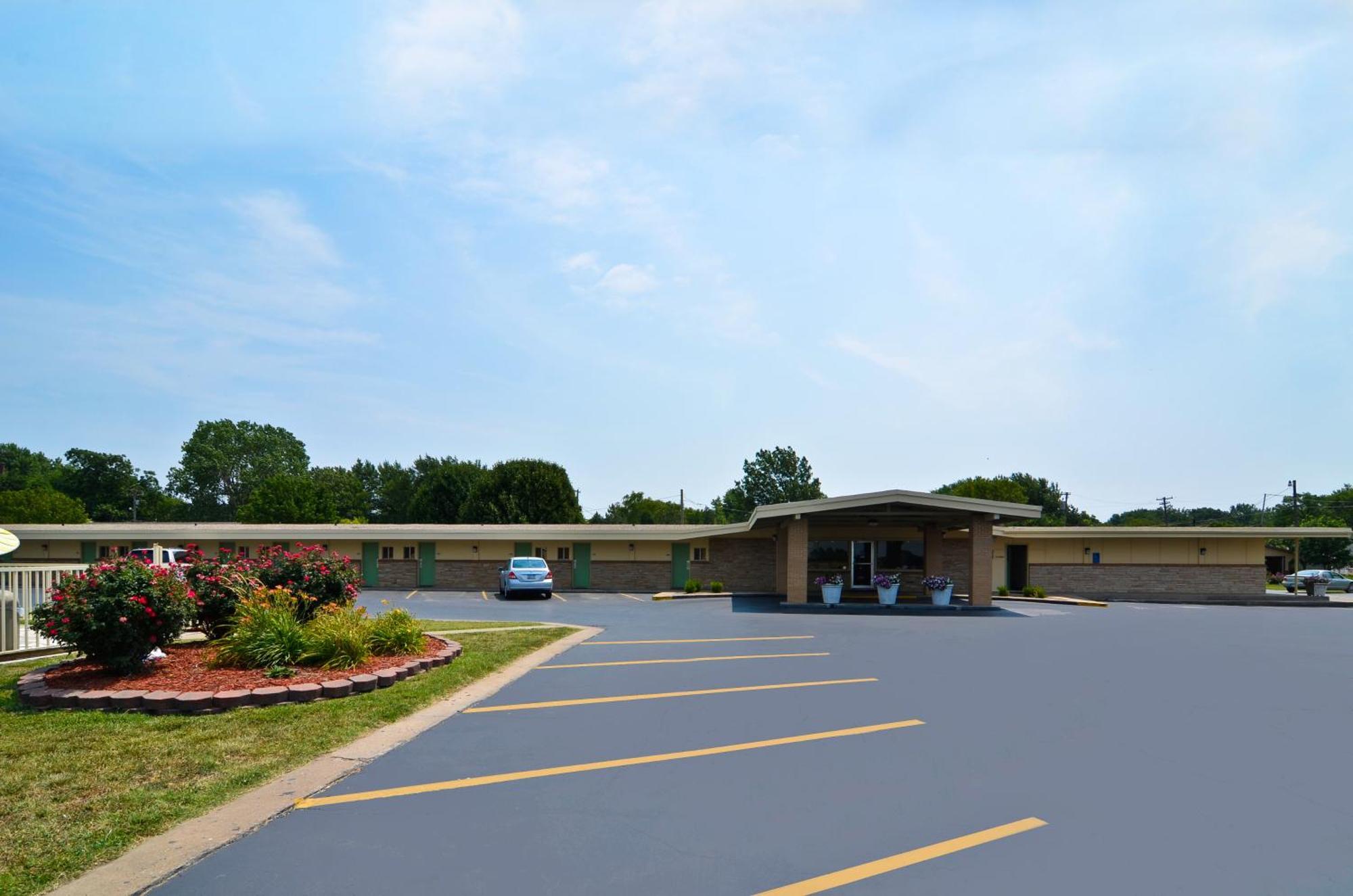 Americas Best Value Inn Iola Kültér fotó