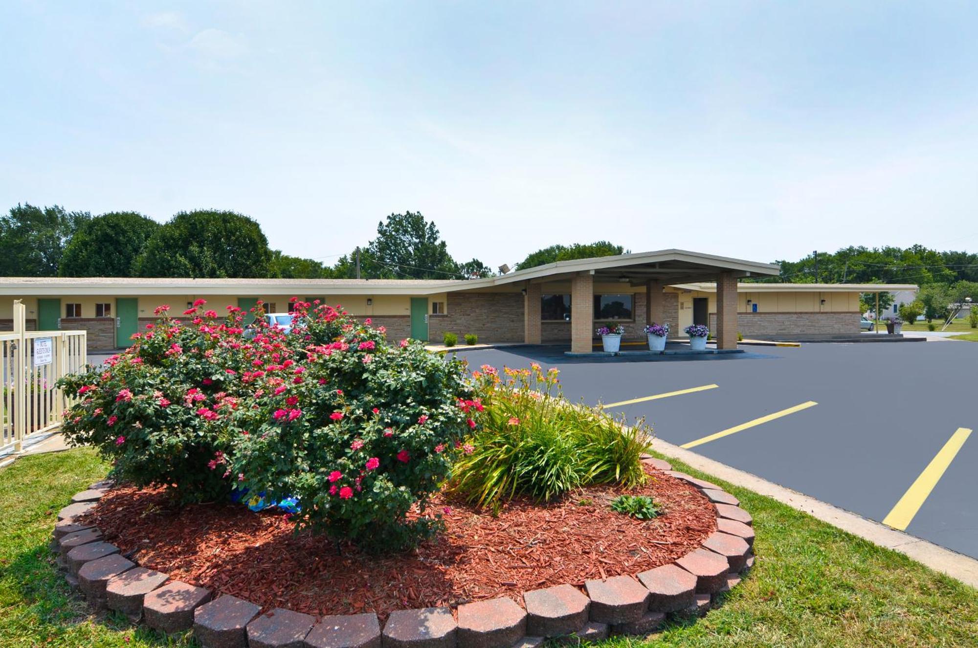 Americas Best Value Inn Iola Kültér fotó
